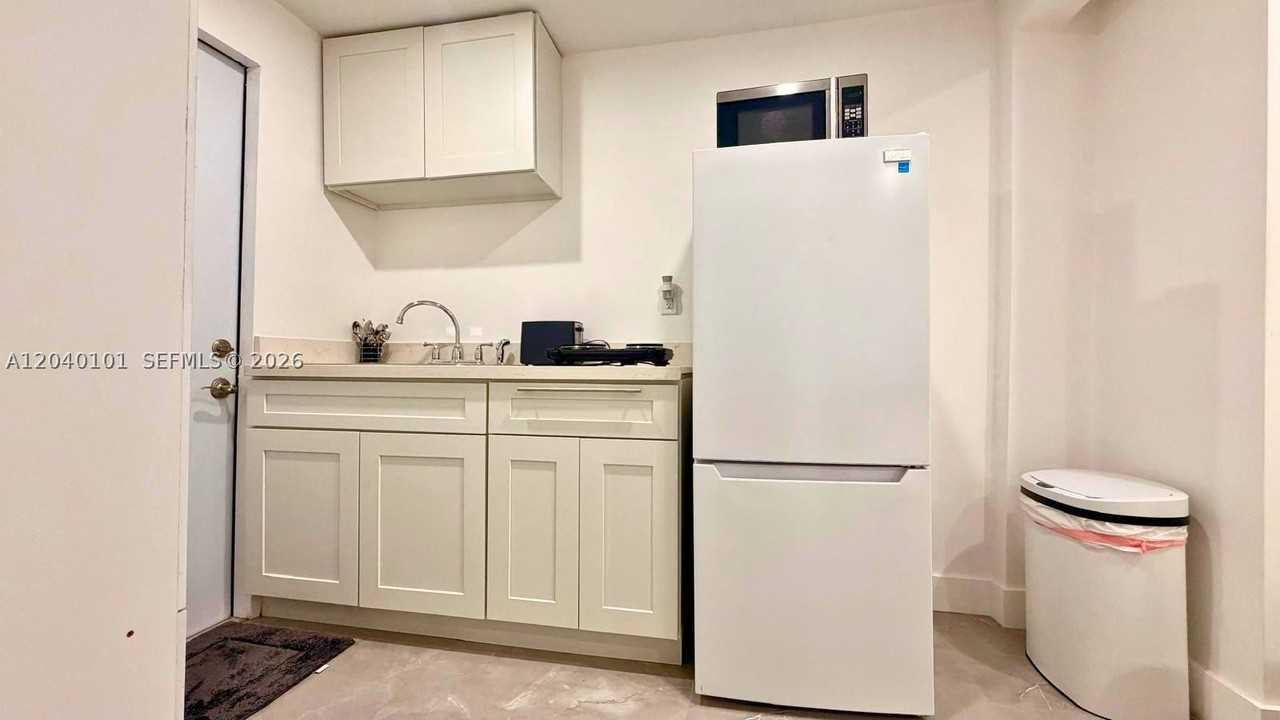 2255 Sw 33rd Ave #1 - Photo 3 of 44