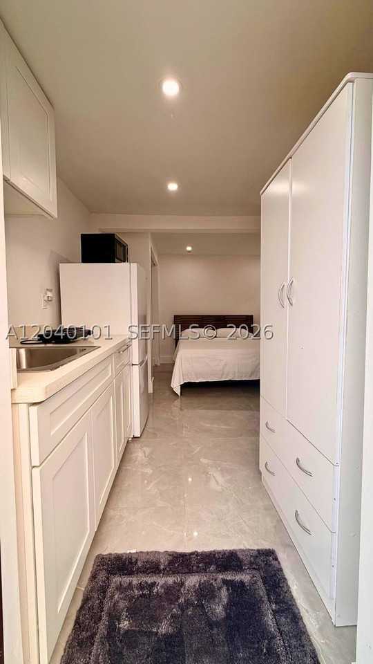2255 Sw 33rd Ave #1 - Photo 6 of 44