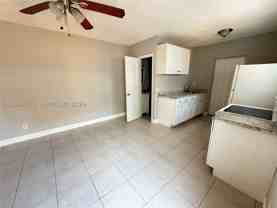 6012 Sw 38th St #4 - Photo 1 of 1