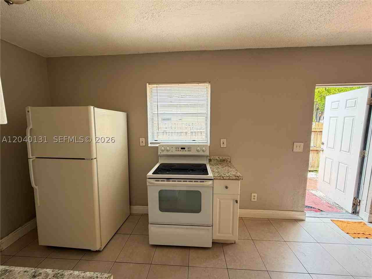 6012 Sw 38th St #4 - Photo 5 of 15