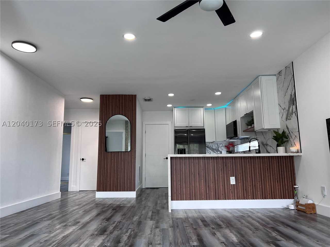 2425 Sw 26th Ln - Photo 5 of 22