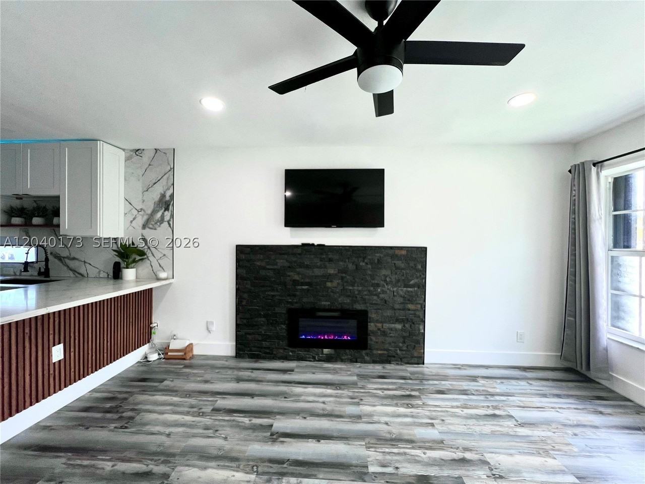 2425 Sw 26th Ln - Photo 6 of 22