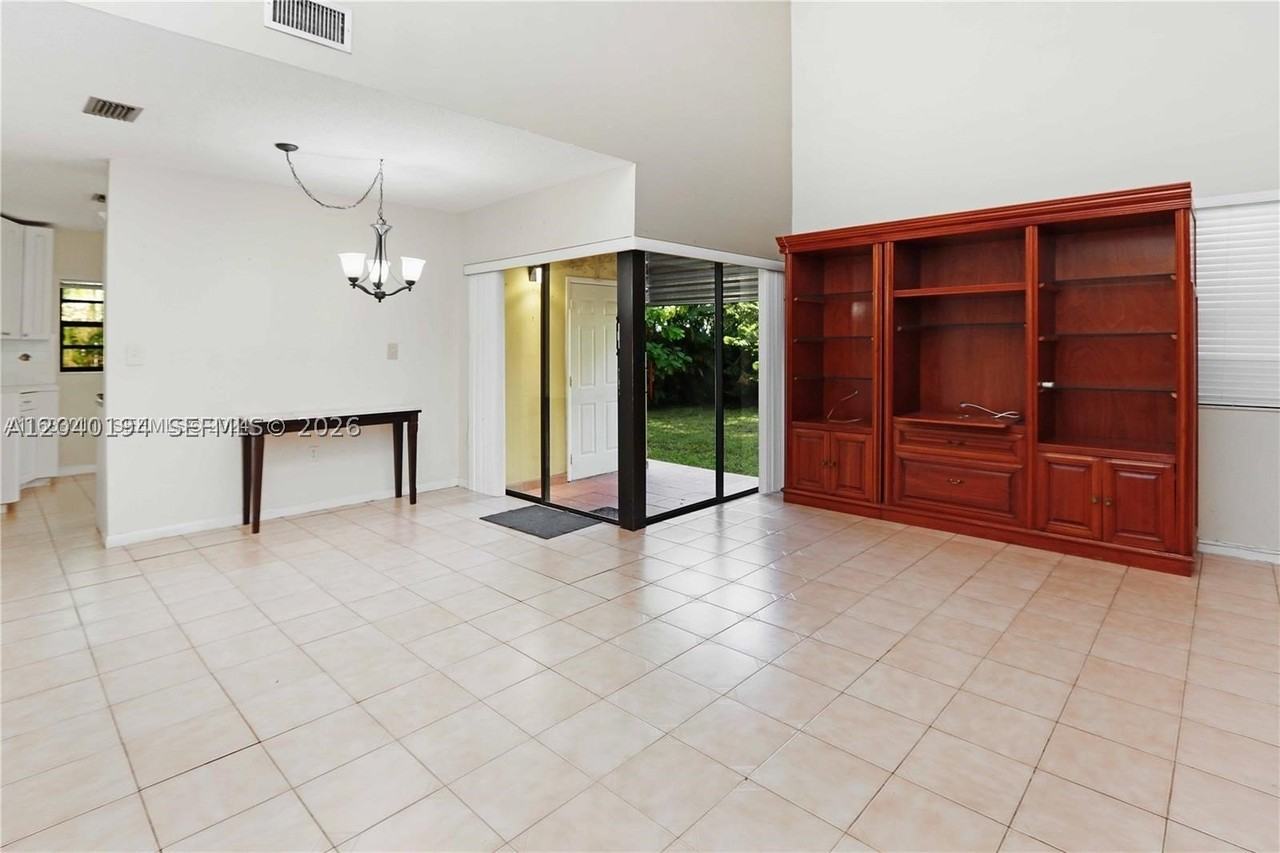 2500 Sw 113th Ct - Photo 5 of 31
