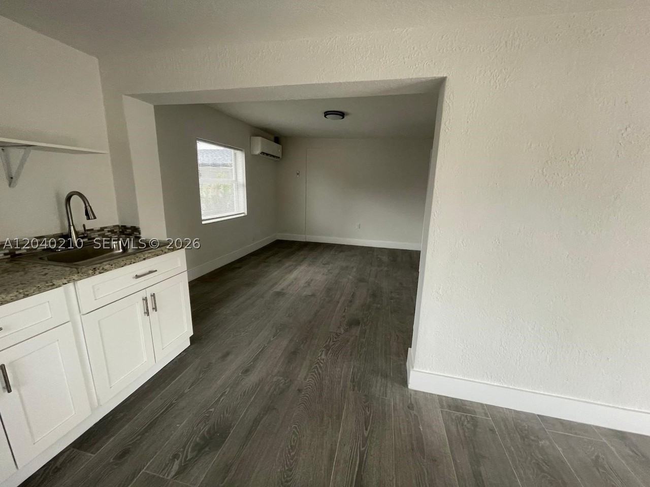 6801 Sw 22nd St #02 - Photo 4 of 10