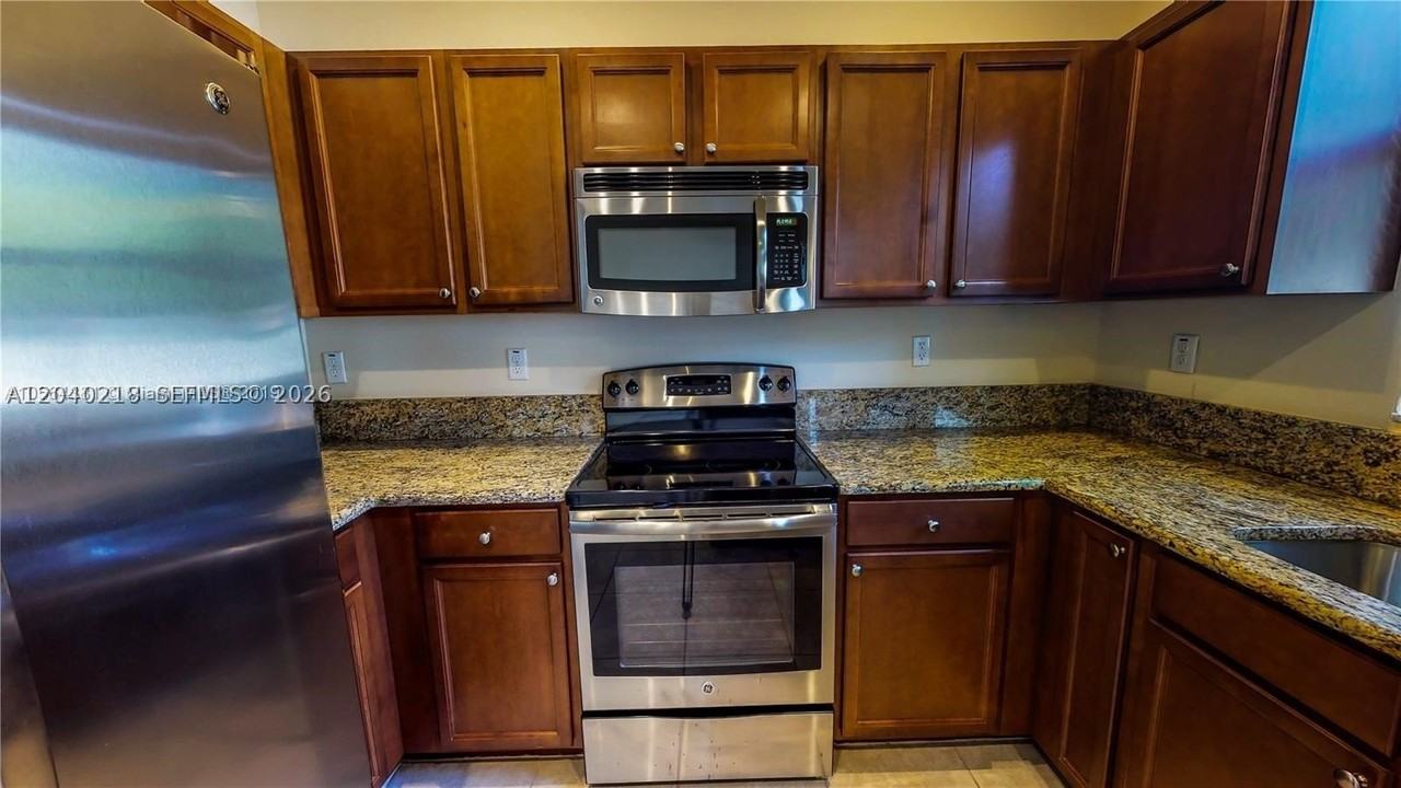 9073 W 33rd Ave #9073 - Photo 5 of 50