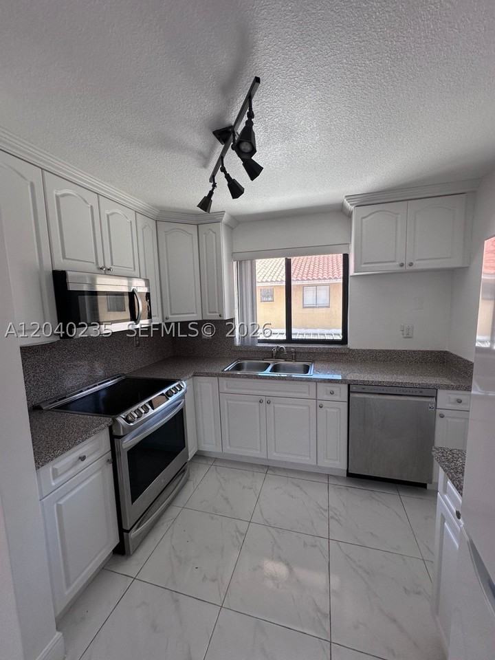 2740 W 61st St #204 - Photo 5 of 13