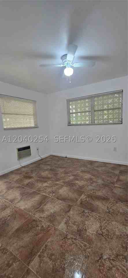 201 Sw 30th Ct - Photo 7 of 10