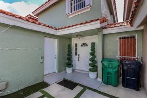 featured image of 1021 Sw 104th Ct #2