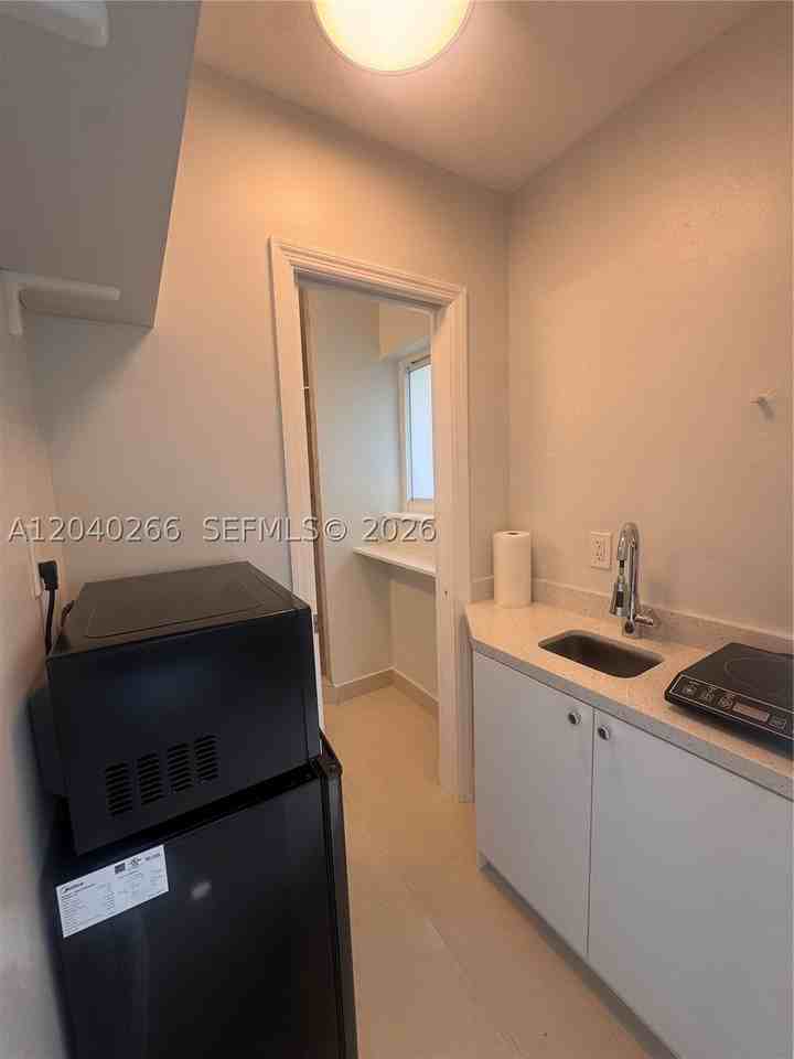 46XX Nw 89th St - Photo 5 of 9