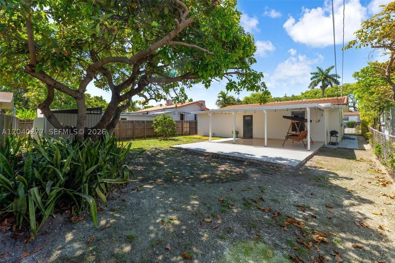 2131 Sw 17th St - Photo 6 of 28