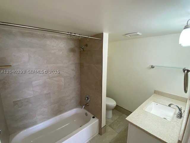520 Orton Ave #503 - Photo 7 of 17