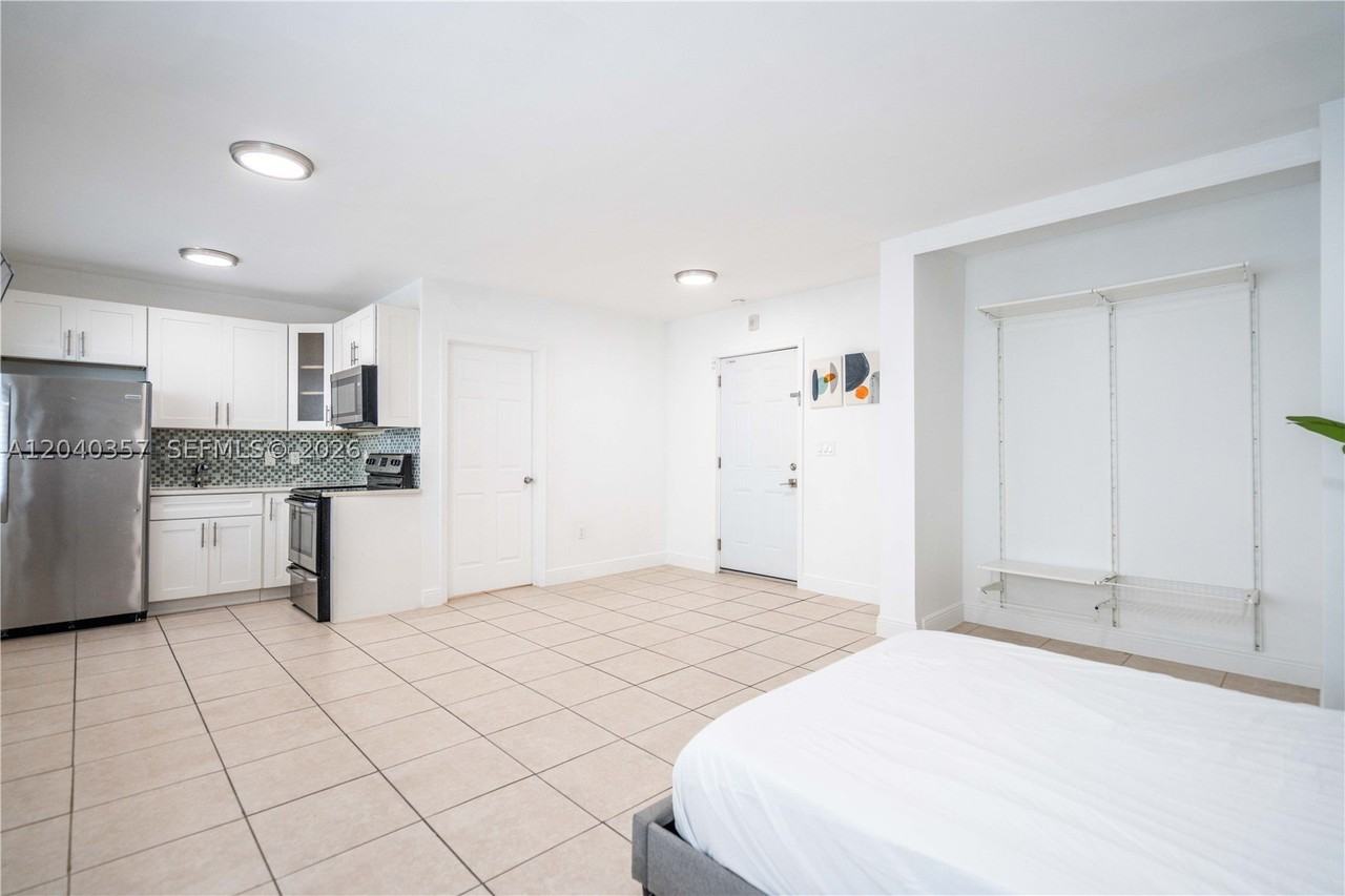 6971 Carlyle Ave #107 - Photo 5 of 10