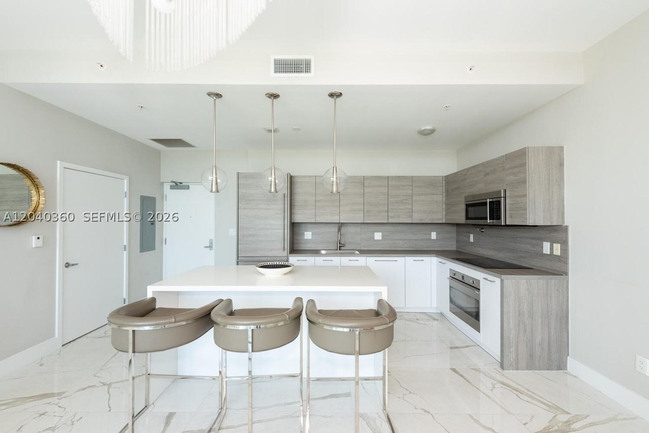 400 Sunny Isles Blvd #104 - Photo 6 of 43