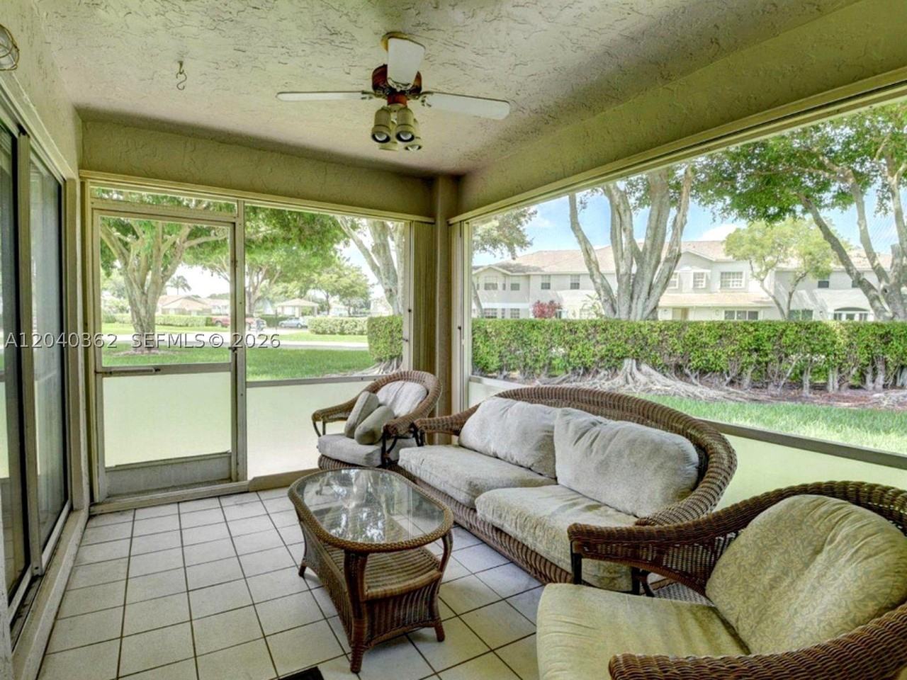 9238 Vineland Ct #G - Photo 3 of 12