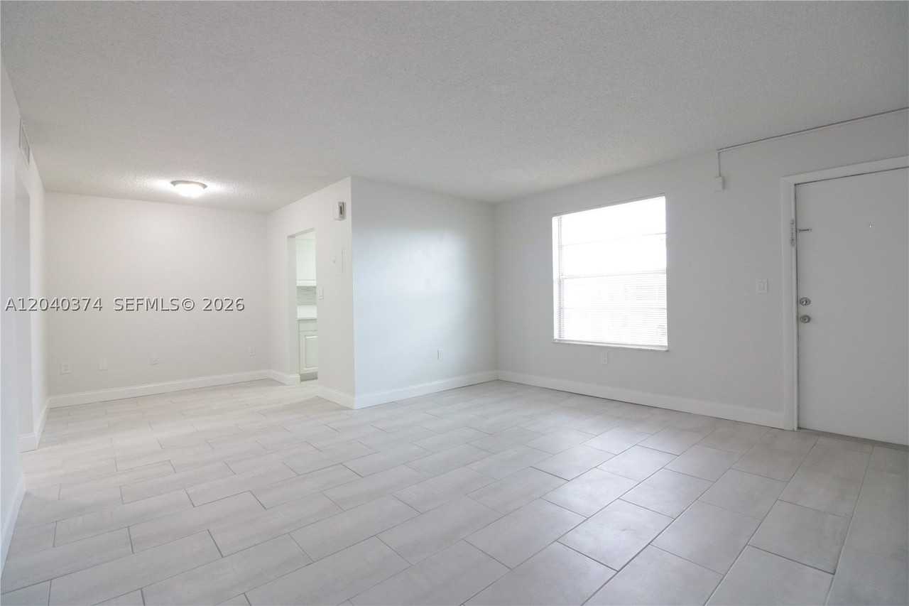 400 Ne 1st St #108 - Photo 3 of 11