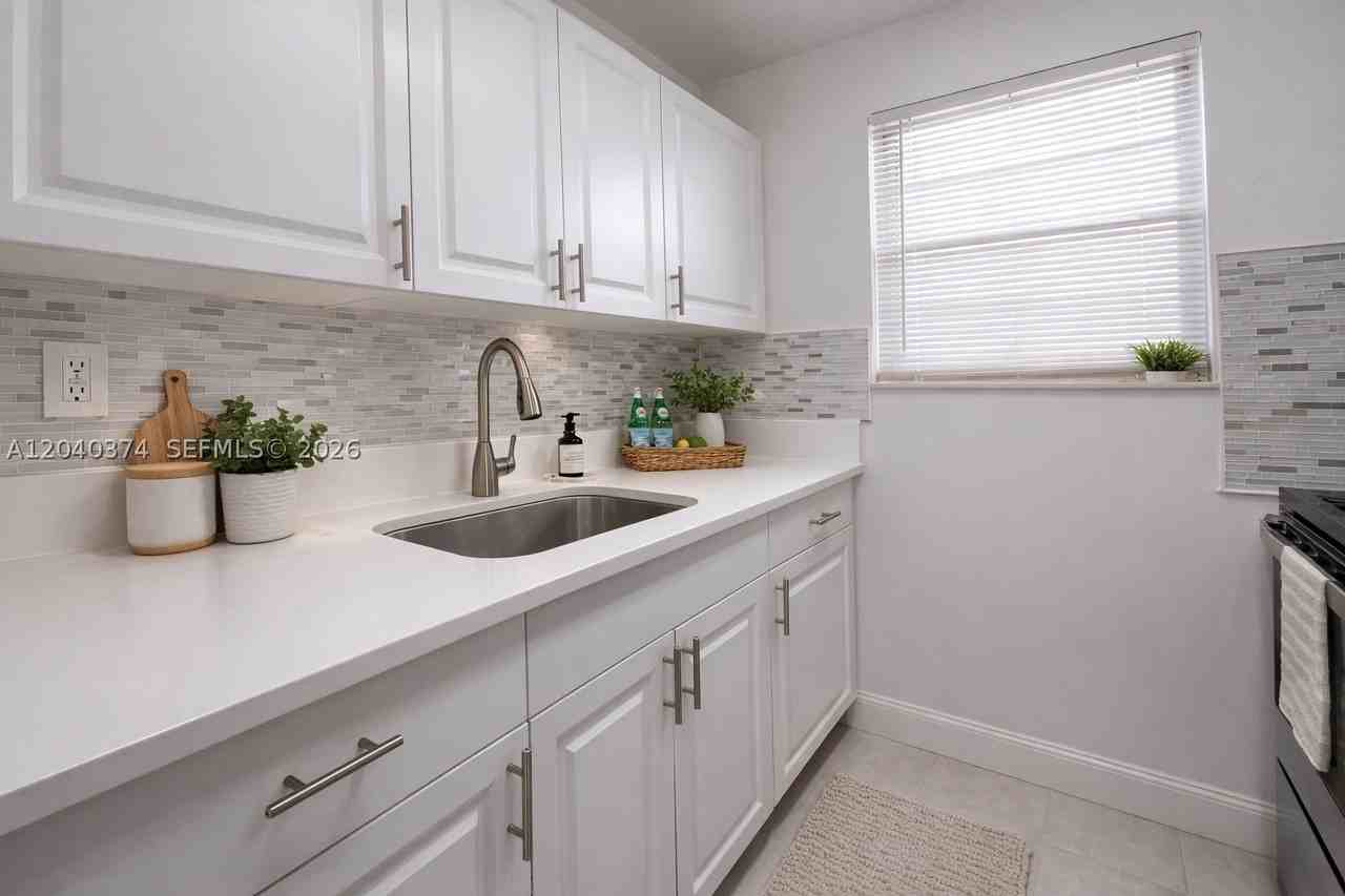 400 Ne 1st St #108 - Photo 4 of 11
