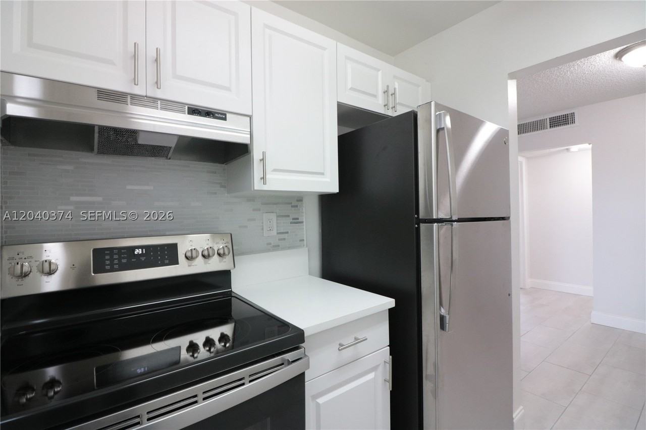 400 Ne 1st St #108 - Photo 6 of 11