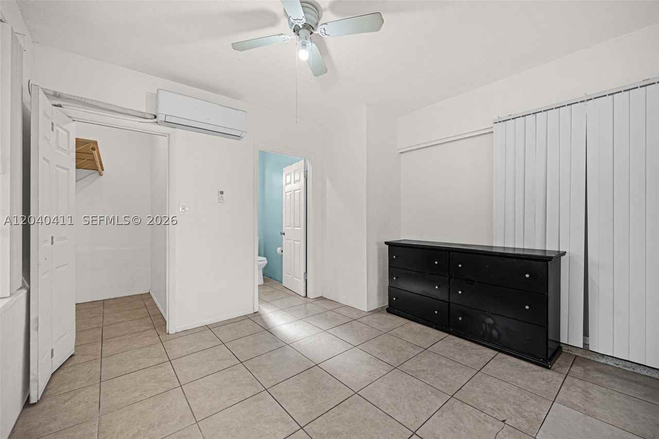 5069 Nw 41st Ct - Photo 3 of 6