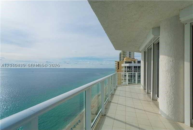 16445 Collins Ave - Photo 2 of 5