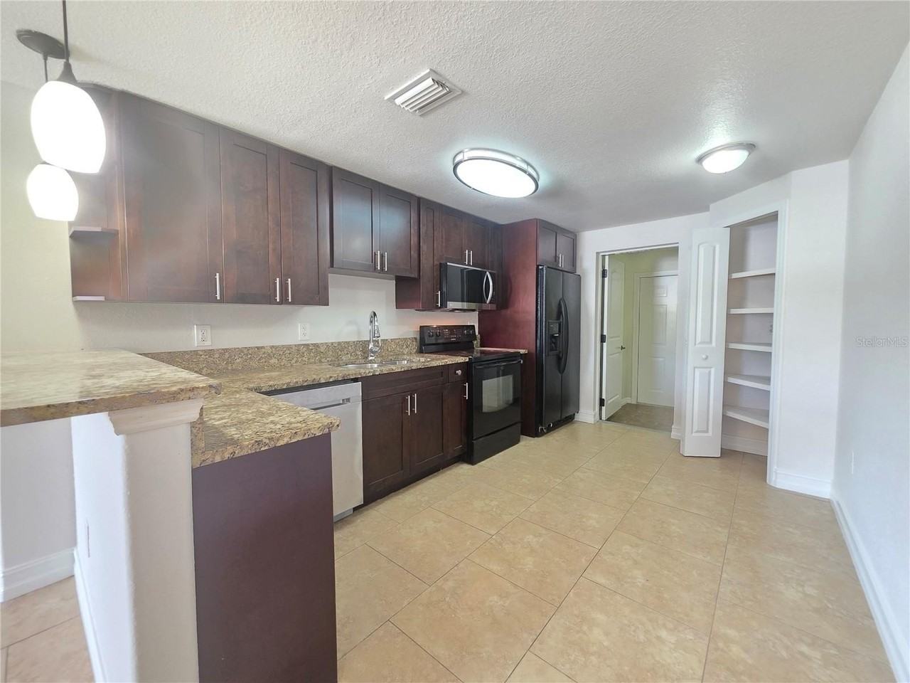15532 Chamberlain Blvd #A - Photo 4 of 8