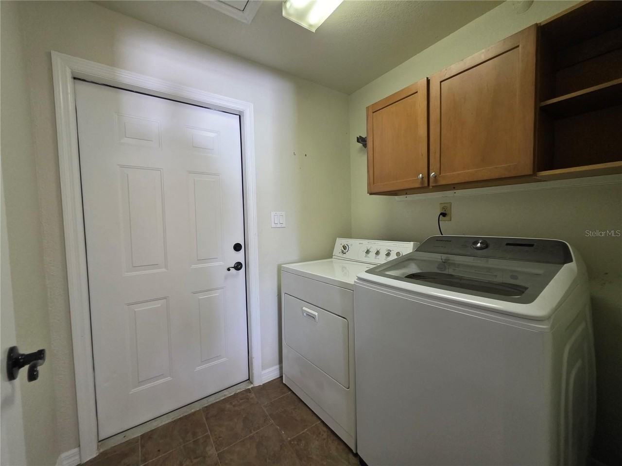 15532 Chamberlain Blvd #A - Photo 7 of 8