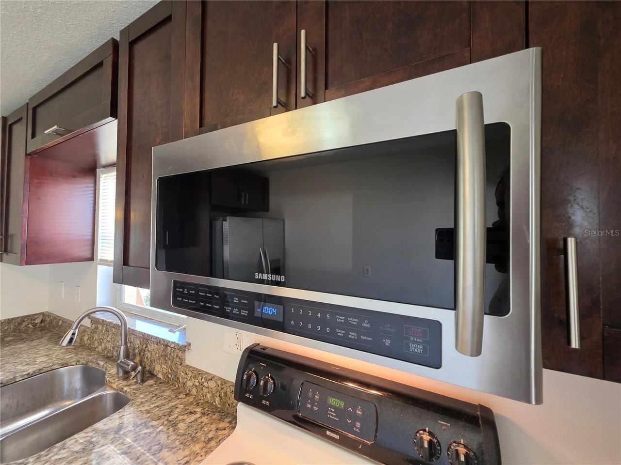 21318 Stillwater Ave - Photo 4 of 6