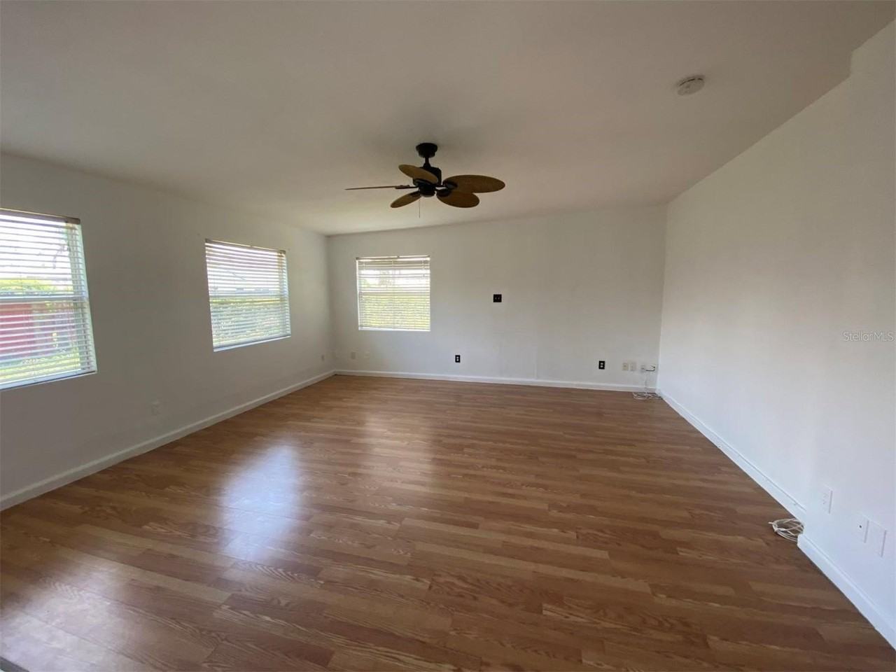 6268 Freemont St - Photo 5 of 11