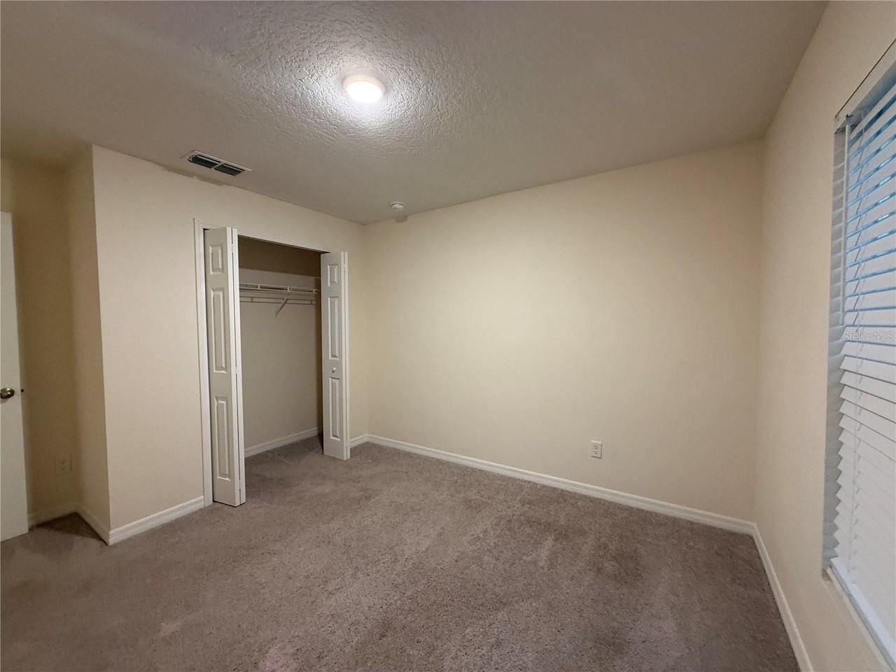 44 Pineapple Dr - Photo 2 of 16