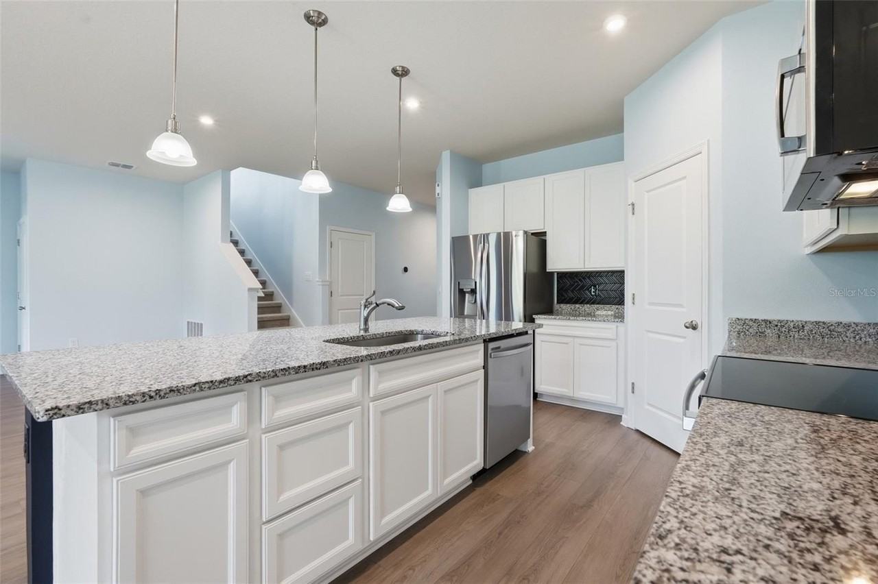 1210 Whispering Ln - Photo 5 of 50