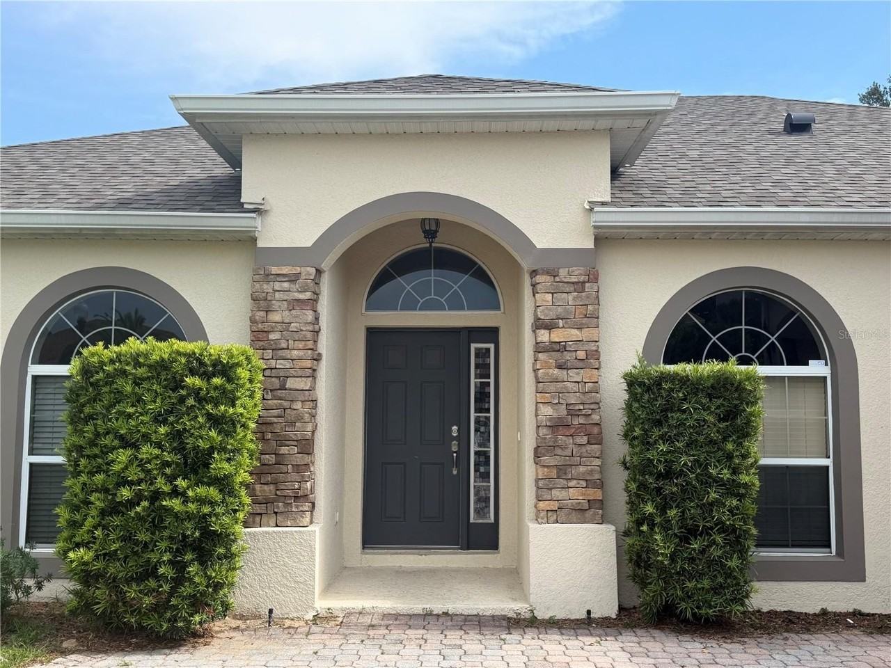 4916 Cape Hatteras Dr - Photo 4 of 19