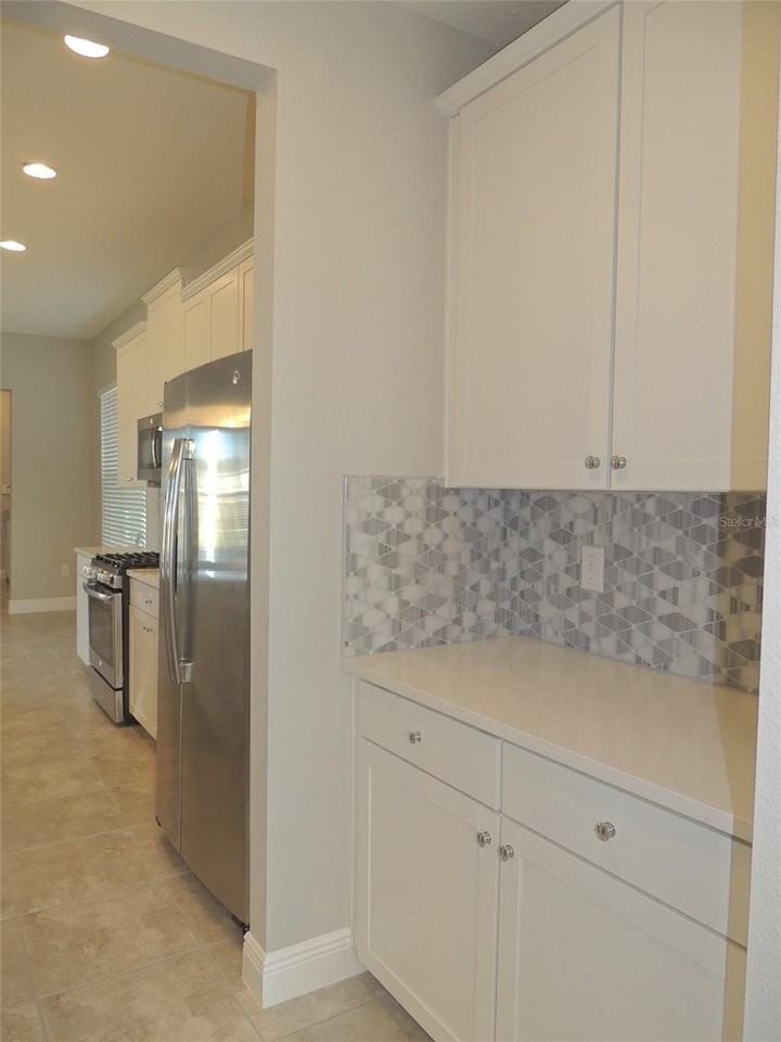 7153 Summerlake Groves St - Photo 4 of 22