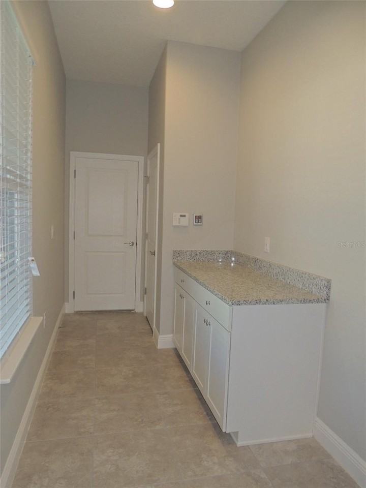 7153 Summerlake Groves St - Photo 6 of 22