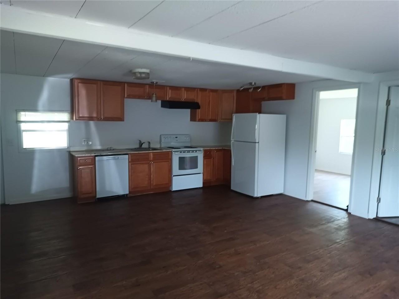 3368 Maple Ln - Photo 4 of 23
