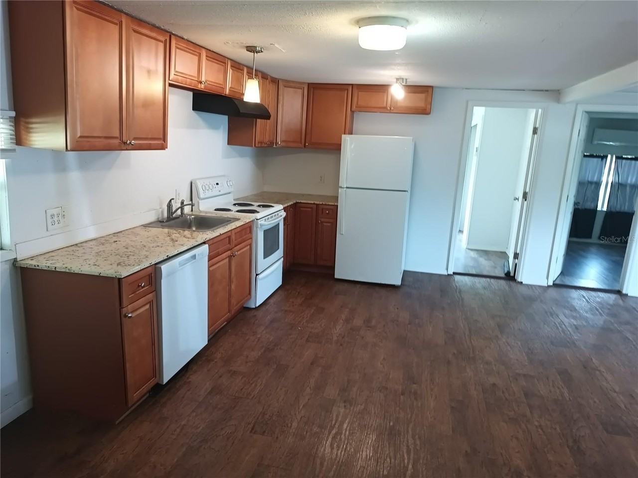 3368 Maple Ln - Photo 5 of 23