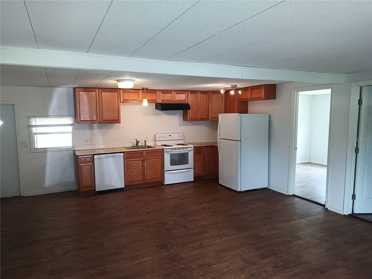 3368 Maple Ln - Photo 6 of 23
