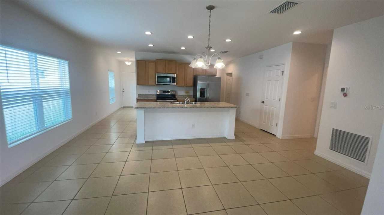 908 Anna Pl - Photo 4 of 18
