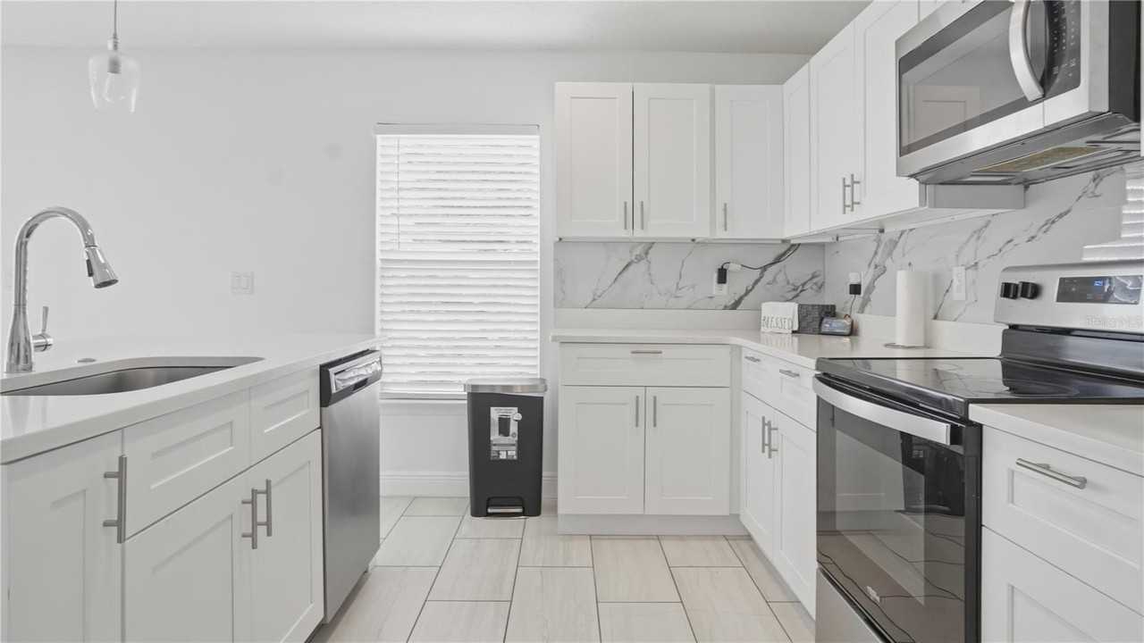 16 Alicante Ct - Photo 7 of 42