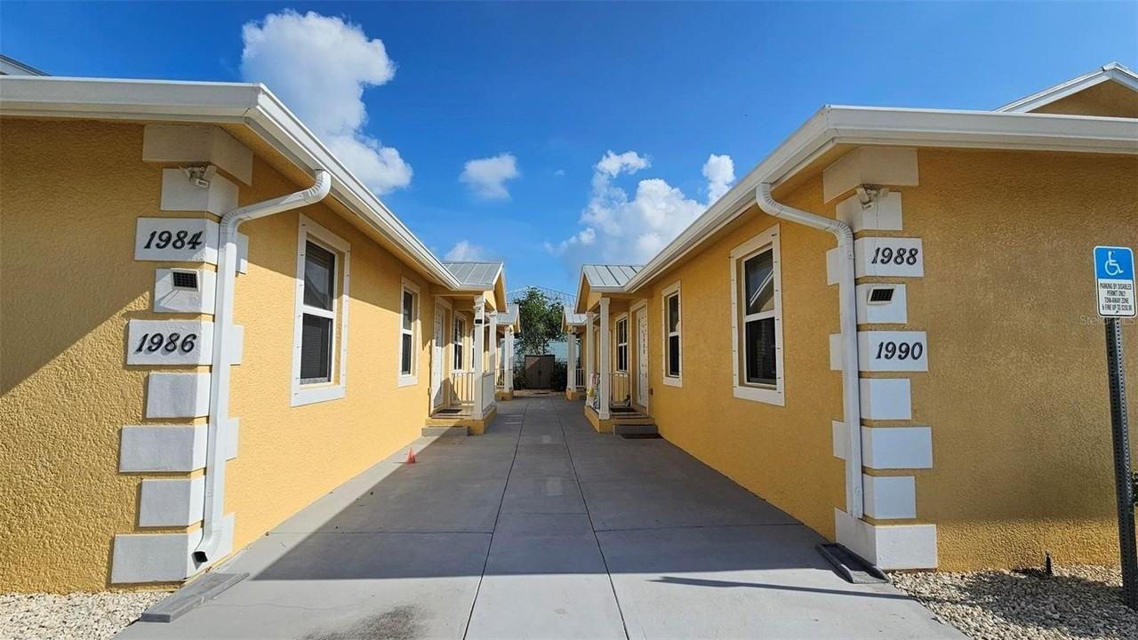 1990 Mississippi Ave - Photo 3 of 32