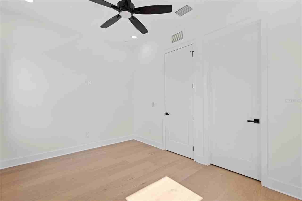3202 W La Salle St - Photo 5 of 32