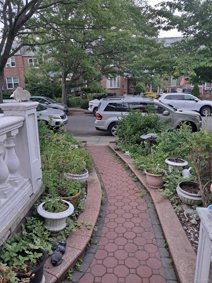 6064 70th St - Photo 2 of 30