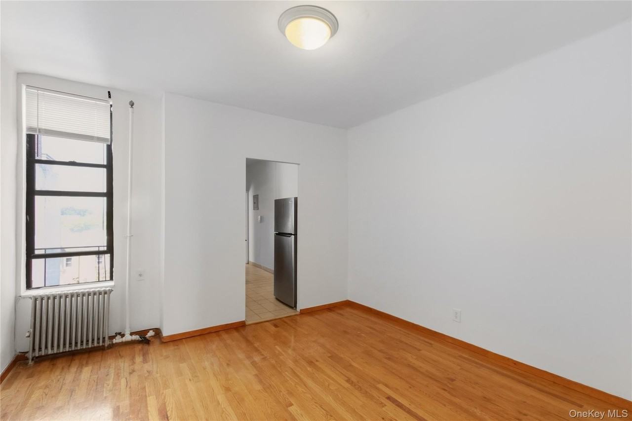 3286 30th St #4A - Photo 5 of 8
