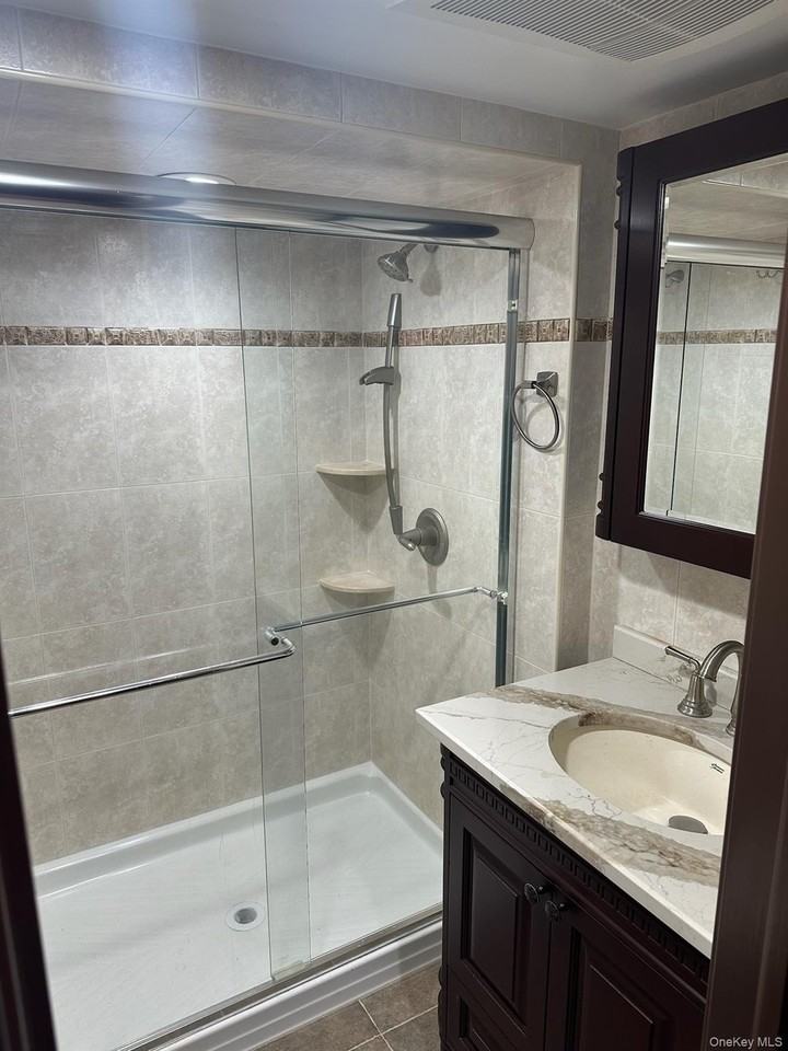 497 Pierce St #1stFL - Photo 4 of 7