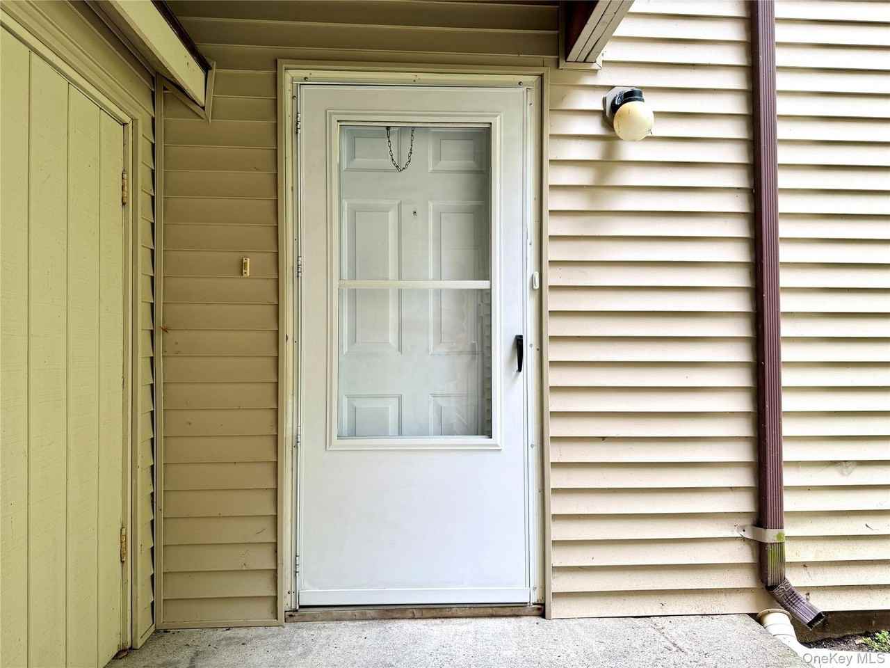 238 Concord Ln - Photo 3 of 13