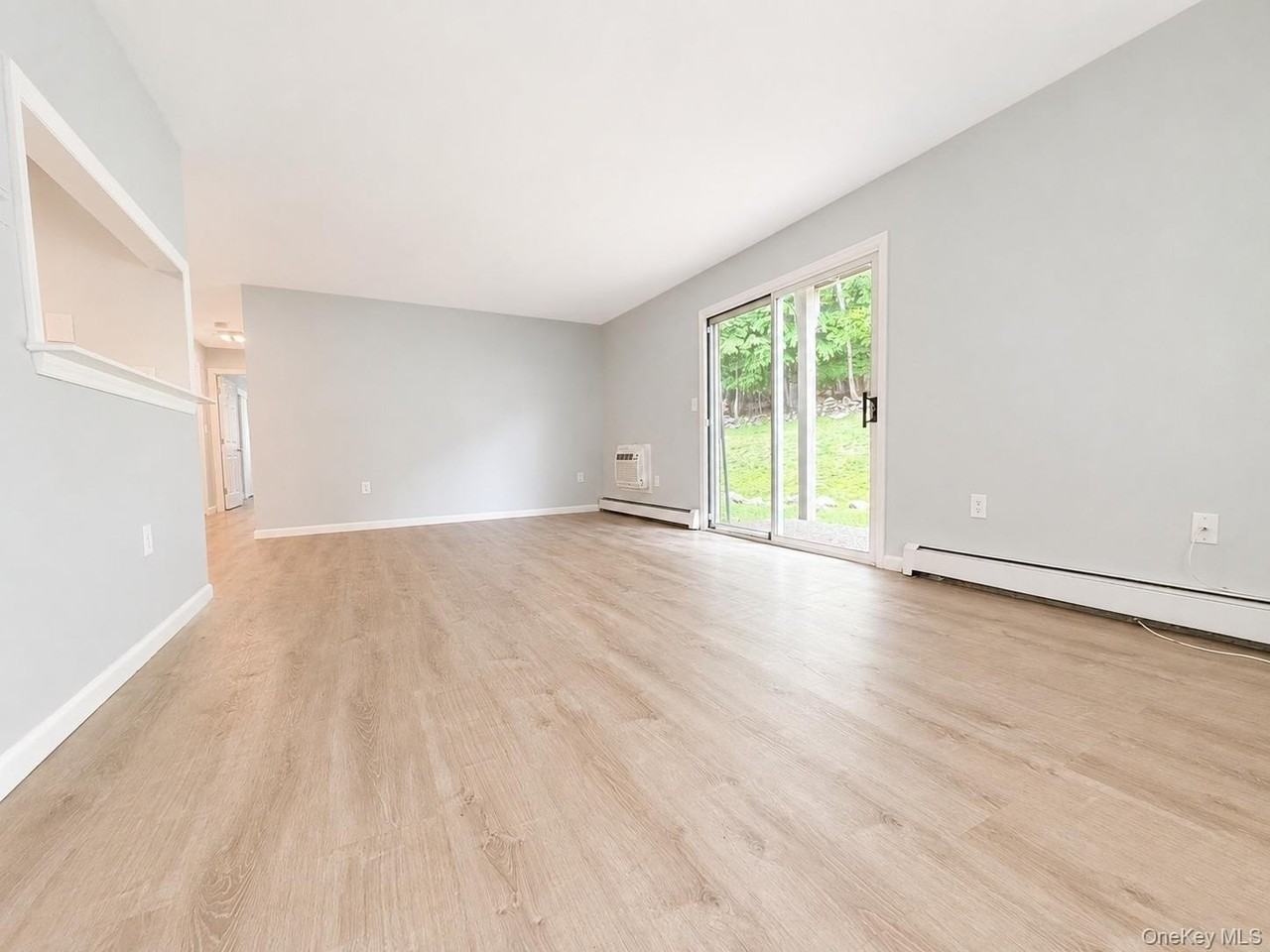 238 Concord Ln - Photo 4 of 13