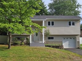 featured image of 14 Lake Shore Dr