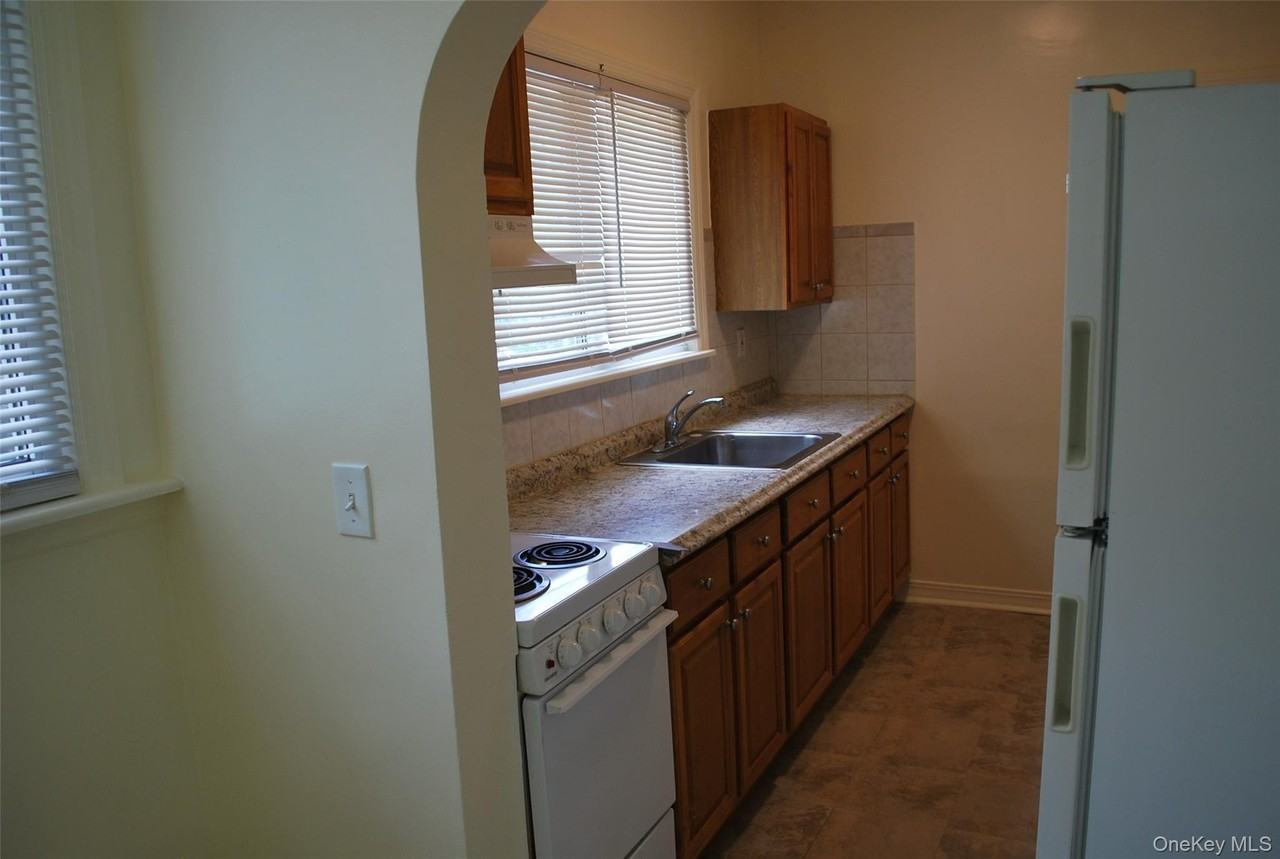 7 Orchard St #C - Photo 3 of 11