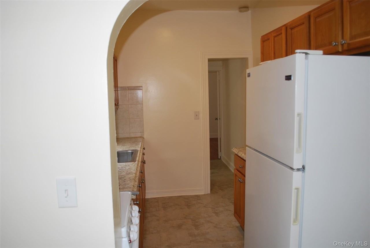 7 Orchard St #C - Photo 4 of 11