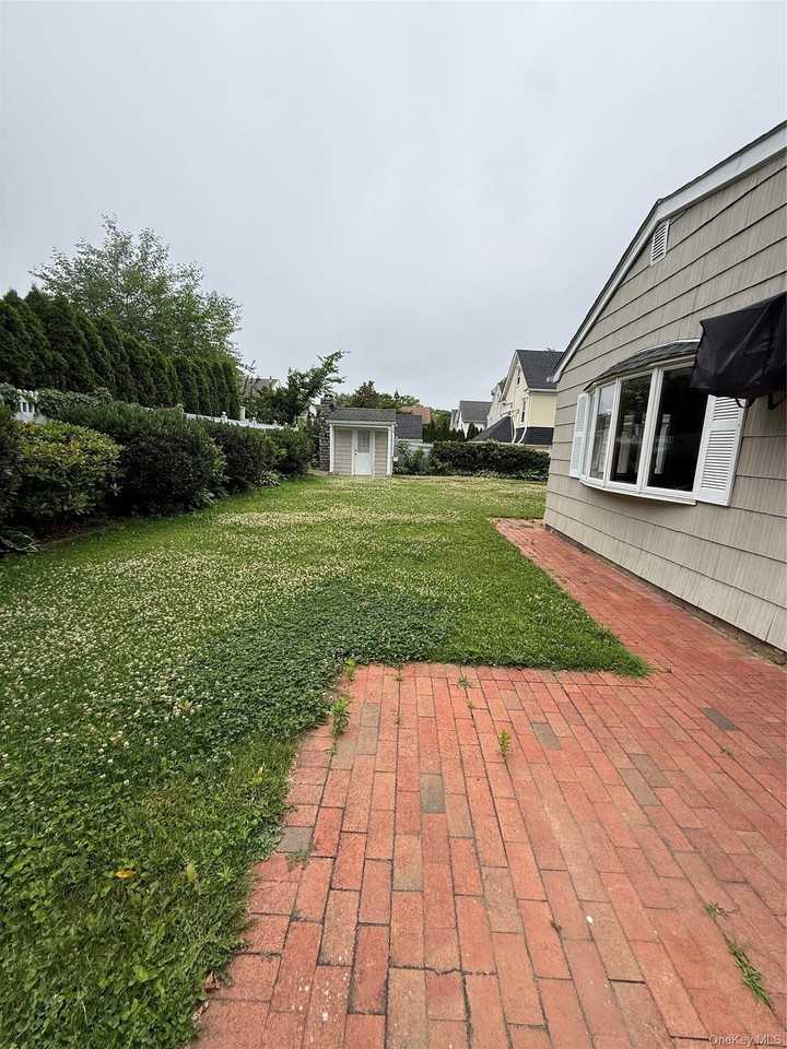 30 Highland Pl - Photo 3 of 9