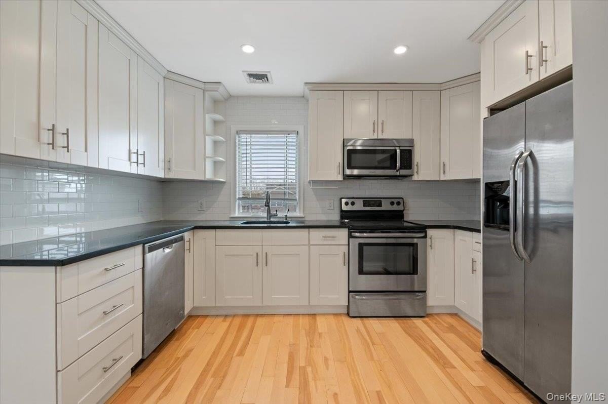 769 Fulton St - Photo 7 of 22