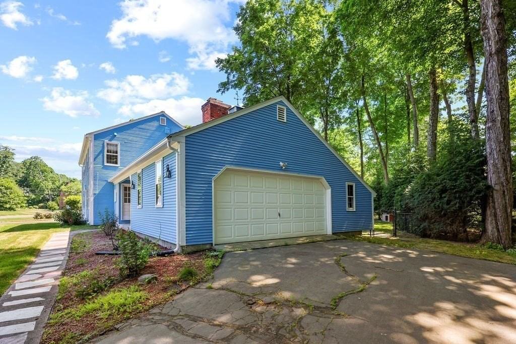 84 Brewster Rd - Photo 3 of 35
